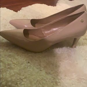 Calvin Klein used pumps